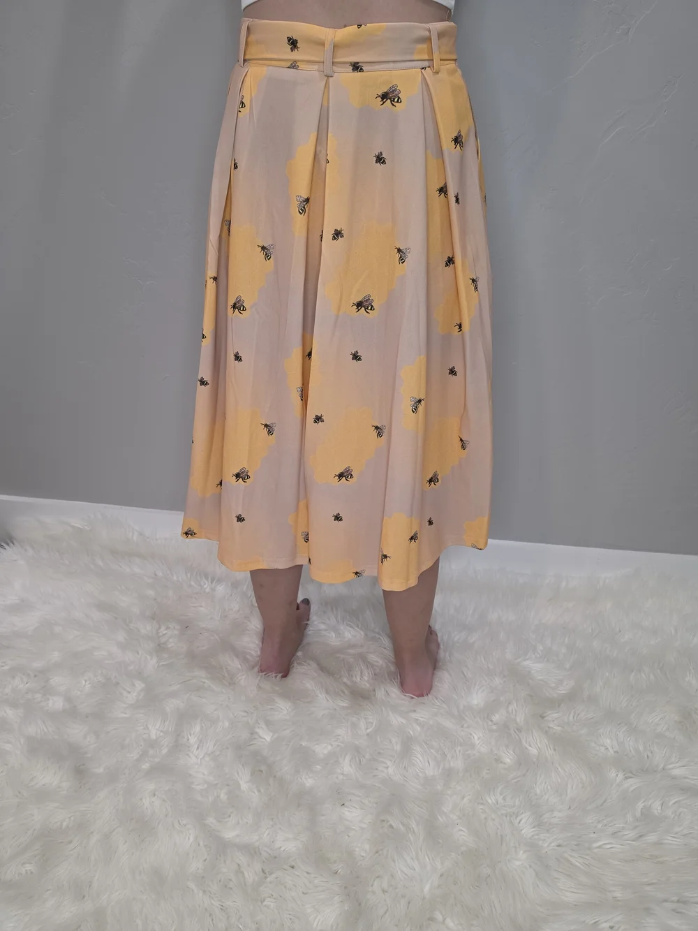 SHEIN Yellow Bee Print Pleated Midi Skirt with Belt